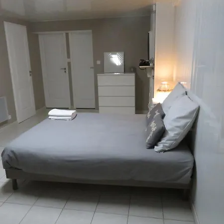 Couette-café Prive Entre Lyon Et St Etienne 3*